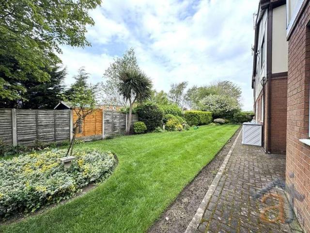 Flat for sale in Marshside, Southport