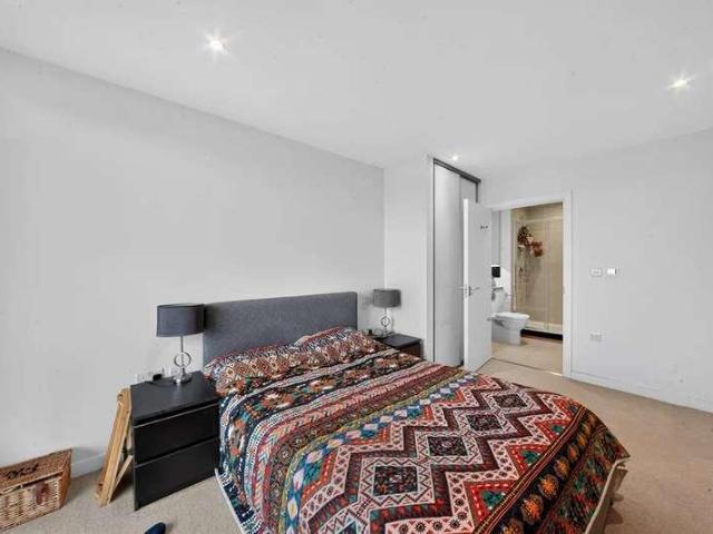 Flat for sale in London Borough of Lewisham, New Cross