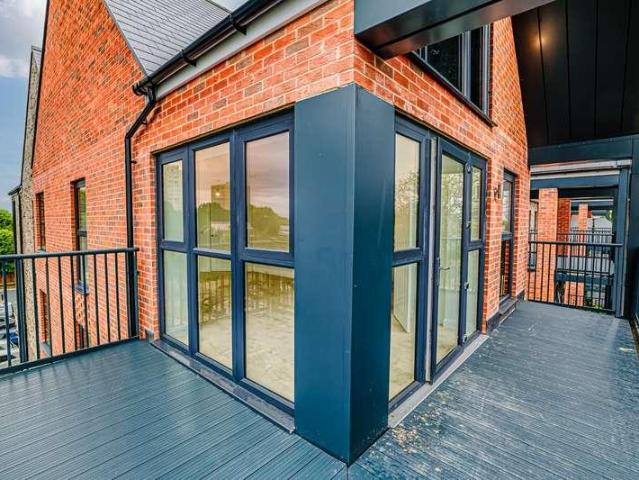 Flat for sale in Milton, Alton Barnes