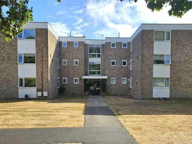 Flat for sale in Highcliffe