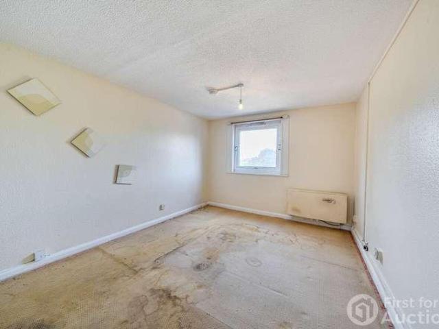 Flat for sale in Cowley, Greater London