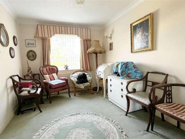 Flat for sale in Highcliffe