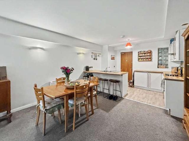 Flat for sale in Heaton Park, Bury