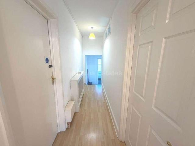 Flat for sale in Battle, Reading