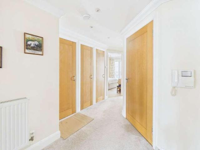 Flat for sale in Worthing, West Sussex
