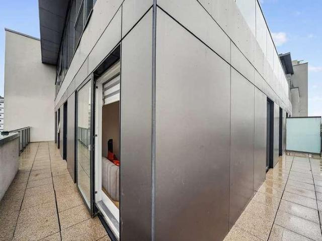 Flat for sale in London Borough of Hounslow, Greater London