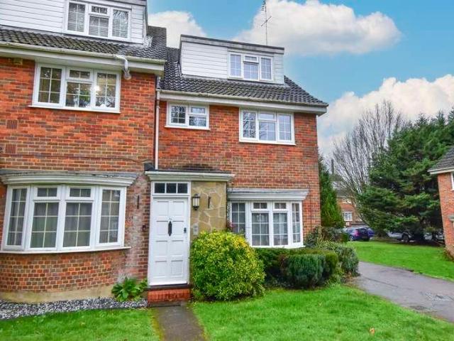 Flat for sale in North Watford