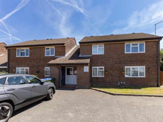 Flat for sale in North Horsham, Horsham