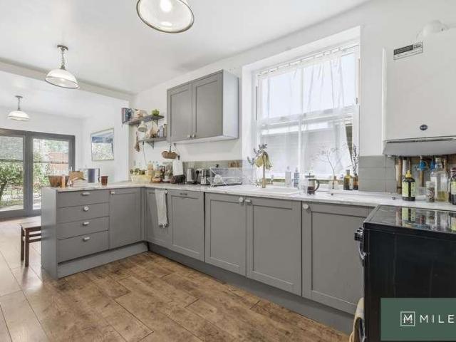Flat for sale in College Park, Greater London