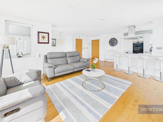 Flat for sale in Ocean Village, City Of Southampton