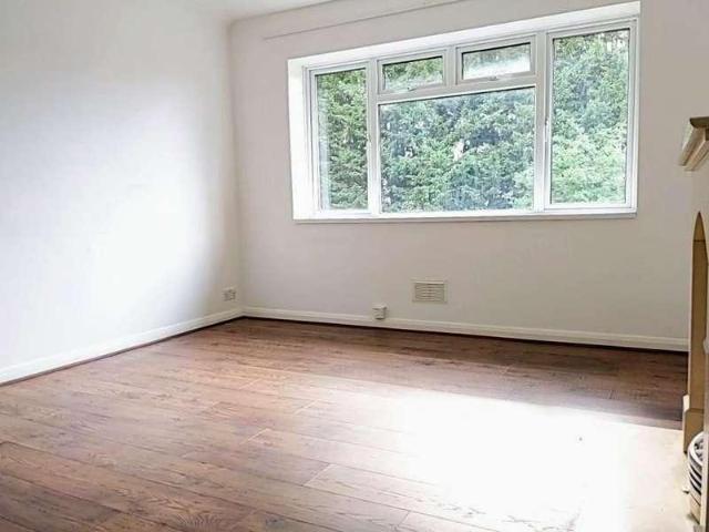 Flat for sale in London Borough of Barnet, Greater London