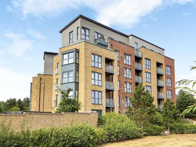 Flat for sale in Monkston Park, Milton Keynes
