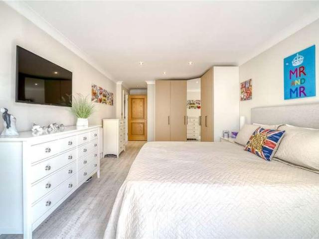 Flat for sale in Poole