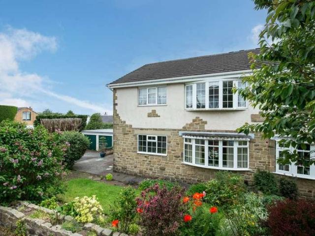 Flat for sale in Bingley, West Yorkshire