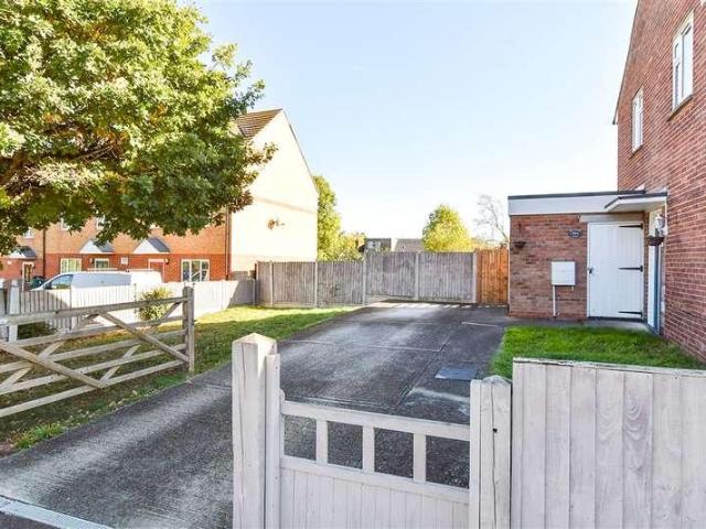 Flat for sale in Wickford, Basildon