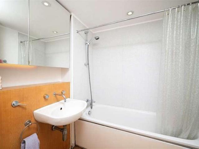 Flat for sale in Maitland Park, Greater London