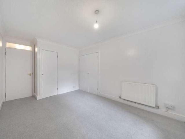 Flat for sale in Northwood, Greater London