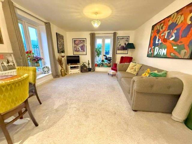 Flat for sale in Houghton Regis, Bedfordshire