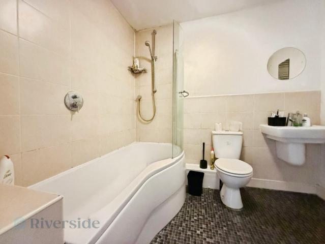Flat for sale in Old Town, Hull