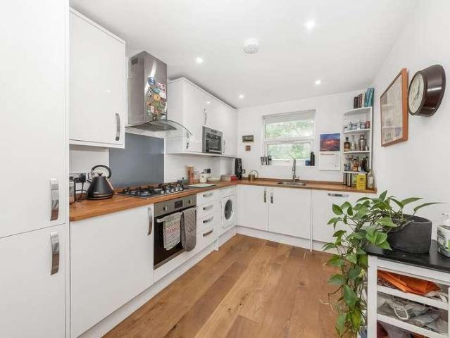 Flat for sale in East Dulwich, Greater London