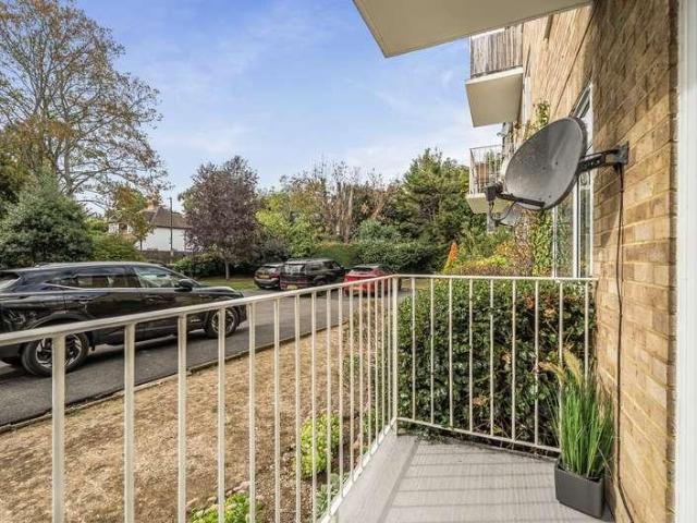Flat for sale in Maidenhead