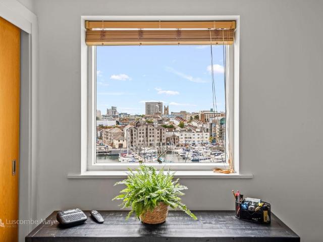Flat for sale in Barbican, Mount Wise