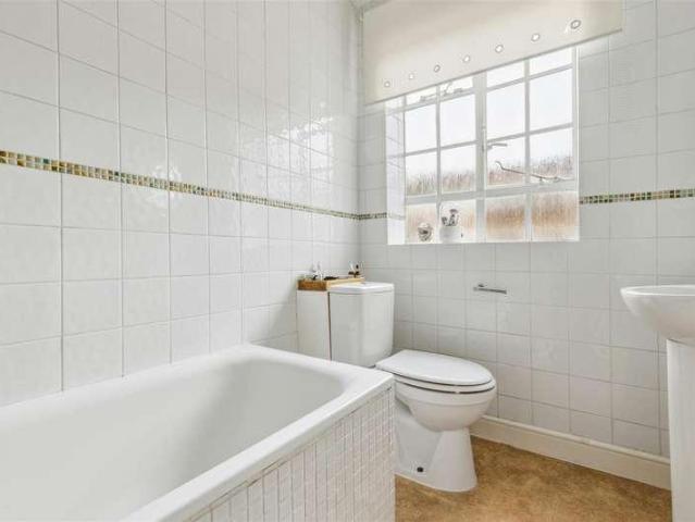 Flat for sale in London Borough of Ealing, Greater London