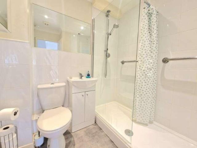 Flat for sale in Withycombe, Budlake
