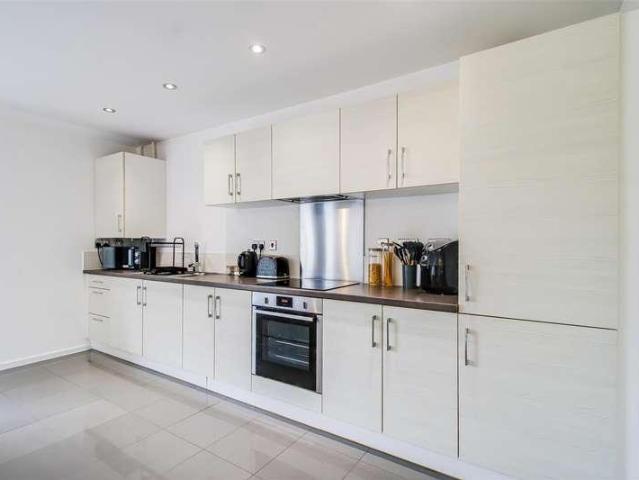 Flat for sale in West Yorkshire