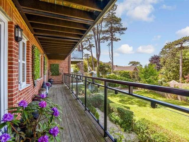 Flat for sale in Totland, Isle Of Wight