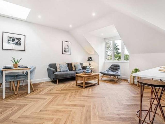 Flat for sale in High Barnet, Greater London
