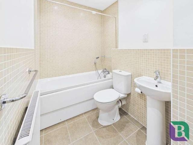 Flat for sale in Milton Keynes