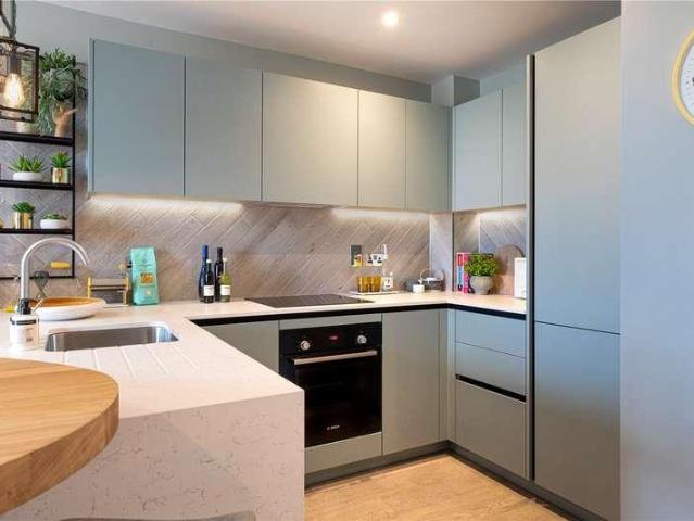 Flat for sale in Slough