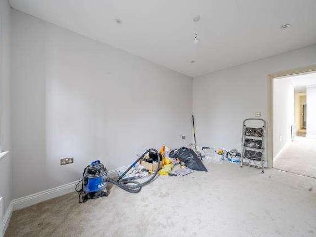 Flat for sale in Enborne, West Berkshire