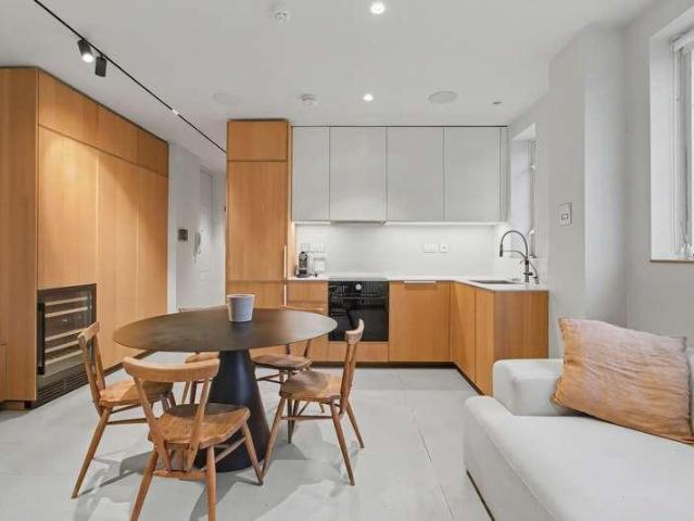 Flat for sale in Highbury, Greater London