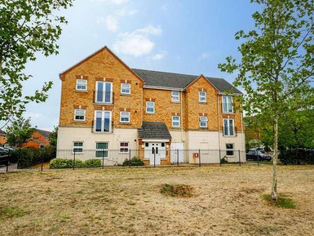 Flat for sale in Leighton-Linslade, Leighton Buzzard