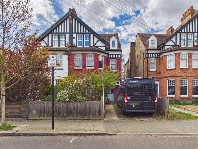 Flat for sale in Manor Park, Greater London