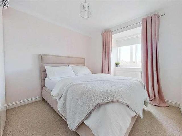 Flat for sale in Fishersgate, West Sussex