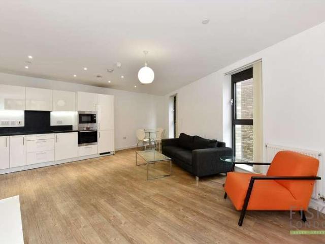 Flat for sale in Silvertown, Greater London