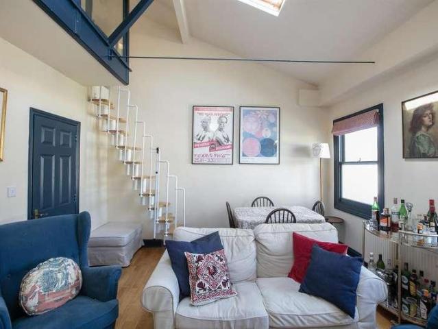 Flat for sale in Camberwell, Greater London