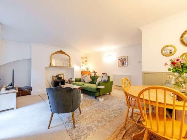 Flat for sale in Milverton, Green Close