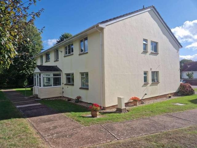 Flat for sale in Withycombe, Budlake