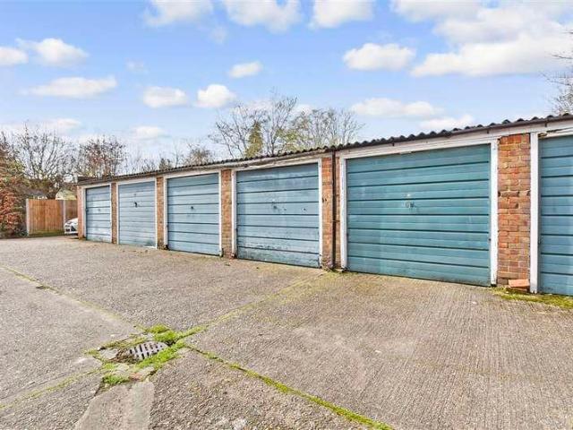 Flat for sale in Pachesham Park, Surrey