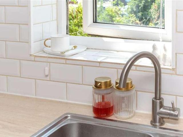 Flat for sale in Red Hill, Surrey