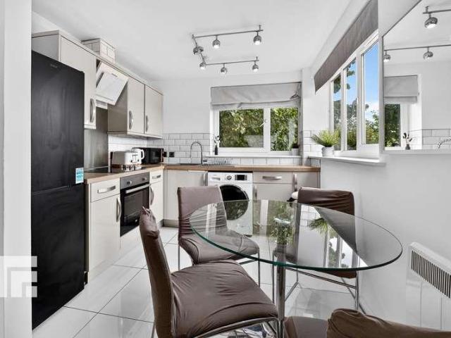 Flat for sale in Cardiff International Sports Village, Falcon Lodge