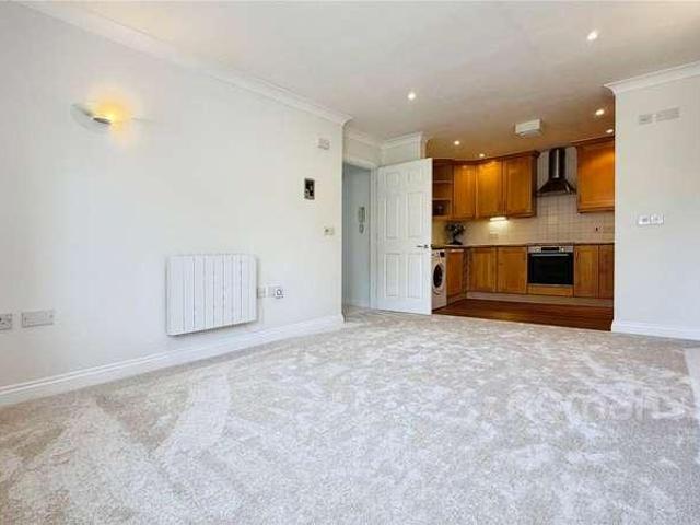 Flat for sale in Aldershot, Hampshire