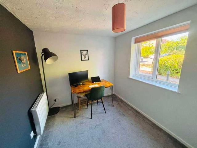 Flat for sale in Thatcham, West Berkshire