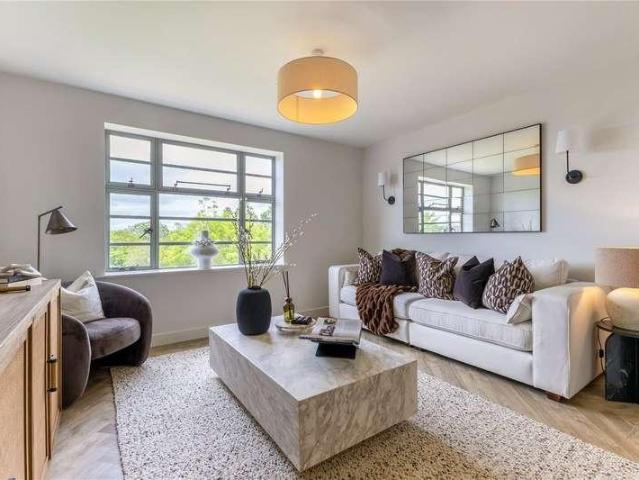 Flat for sale in Springfield Village, Greater London