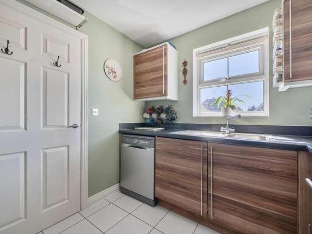 Flat for sale in Shinfield