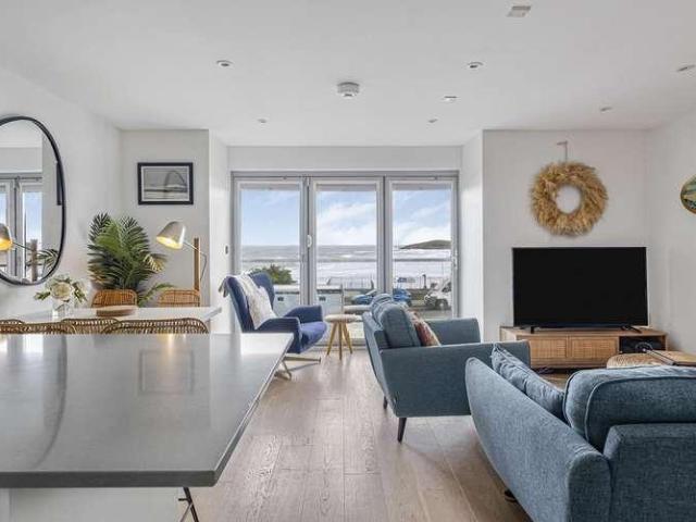 Flat for sale in Newquay, Cornwall
